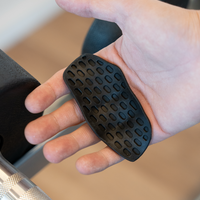 grip negro para no lastimarse las manos en el gimnasio